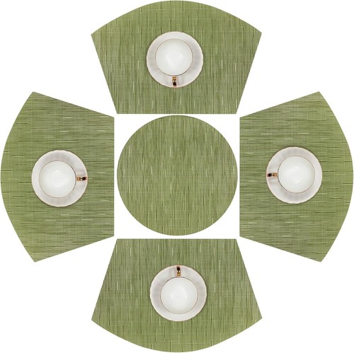 Small round table - round, placemats